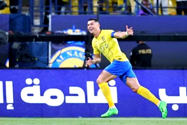 欧洲网球队完胜日本网球队，克耶高斯完成帽子戏法