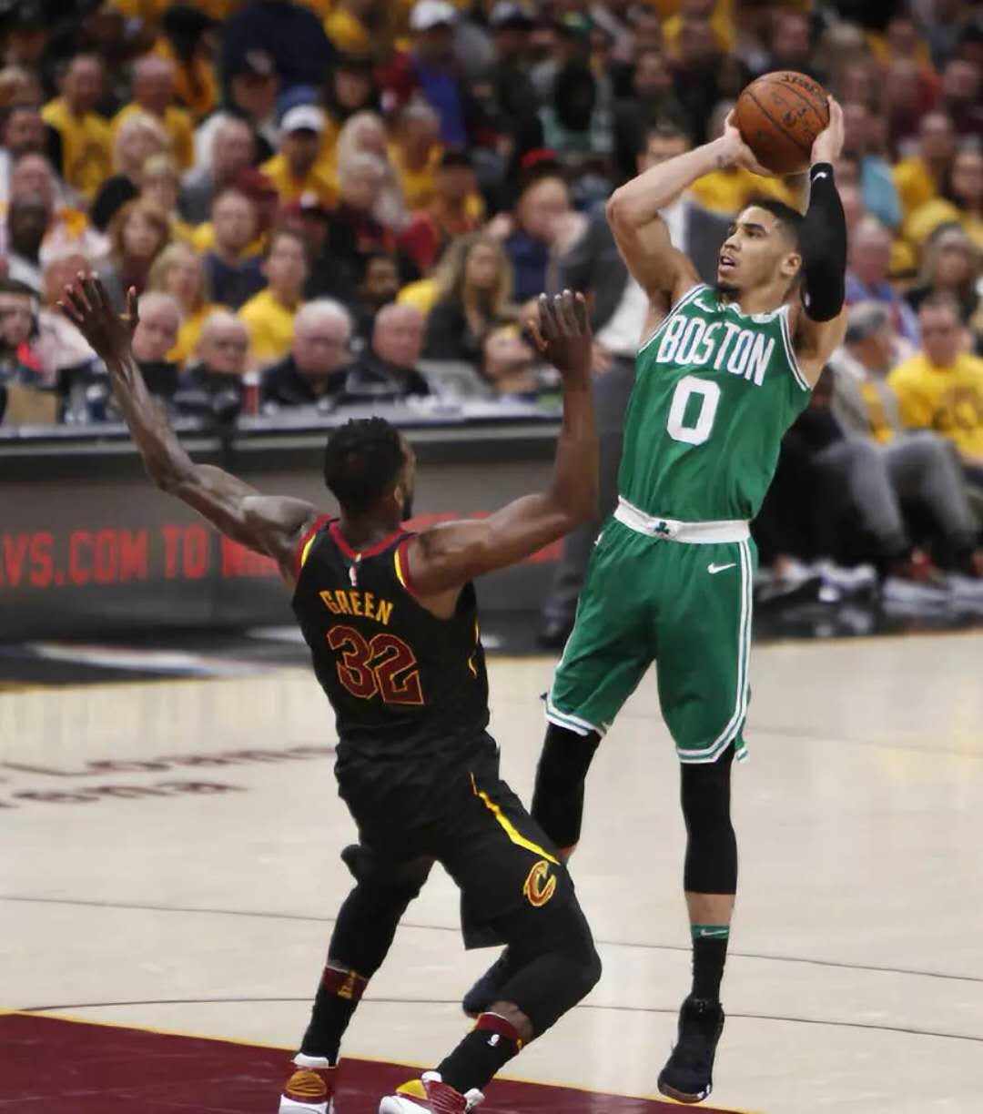 关于美国力克瓦伦西亚，范佩西三分雨点燃全场的信息