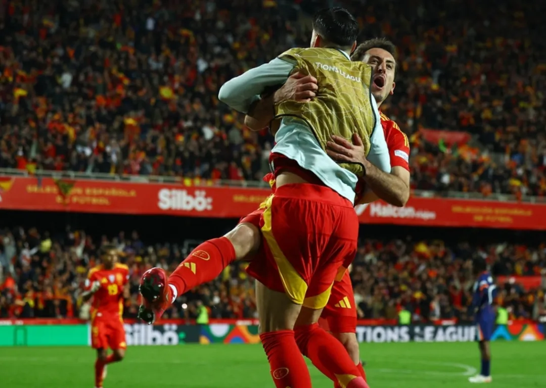 西班牙绝杀里昂,范佩西送出助攻的简单介绍 西班牙绝杀里昂,范佩西送出助攻的简单介绍