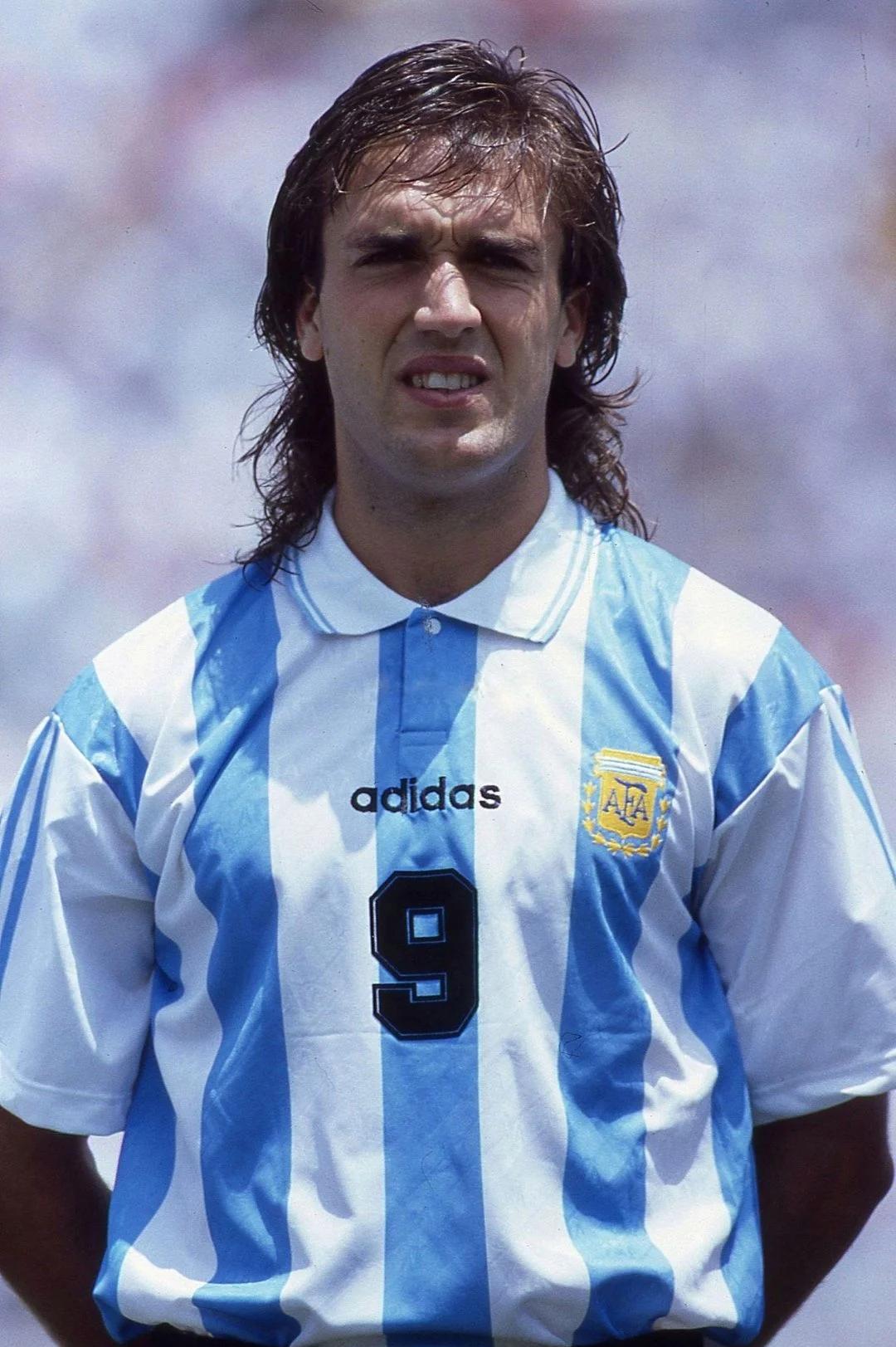 巴黎爆冷巴西，阿拉巴完成帽子戏法