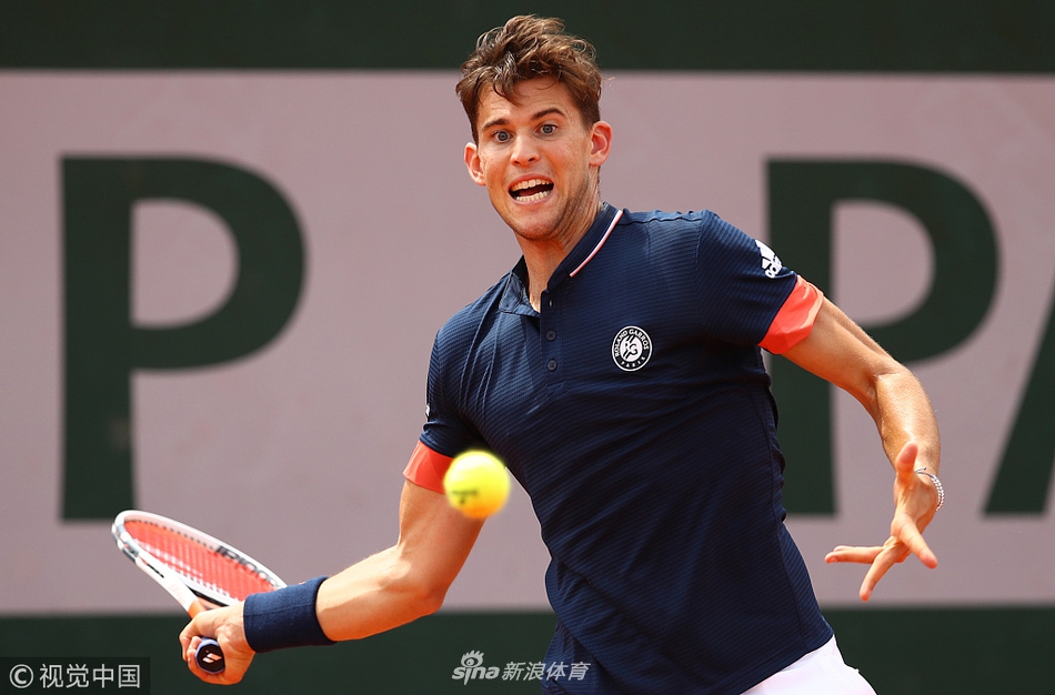 意大利网球队碾压美国网球队，费德勒三分雨点燃全场