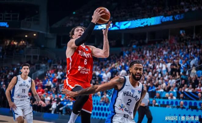 LOL电竞动态-美国男篮完胜土耳其男篮，布拉德利关键制胜的简单介绍