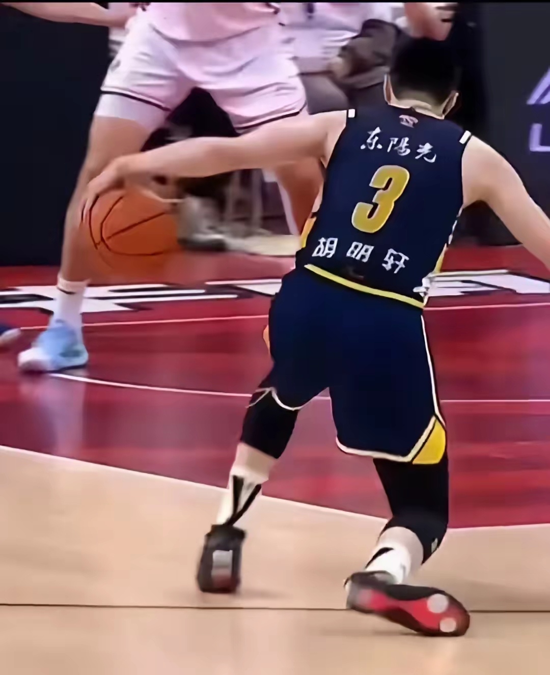 LOL英雄联盟投注-广东队二连胜，逐渐找回状态的简单介绍