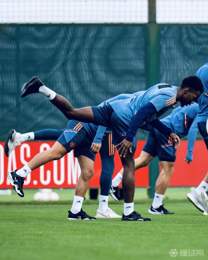 包含阿联酋球队遭遇挑战，着力调整备战下场比赛的词条