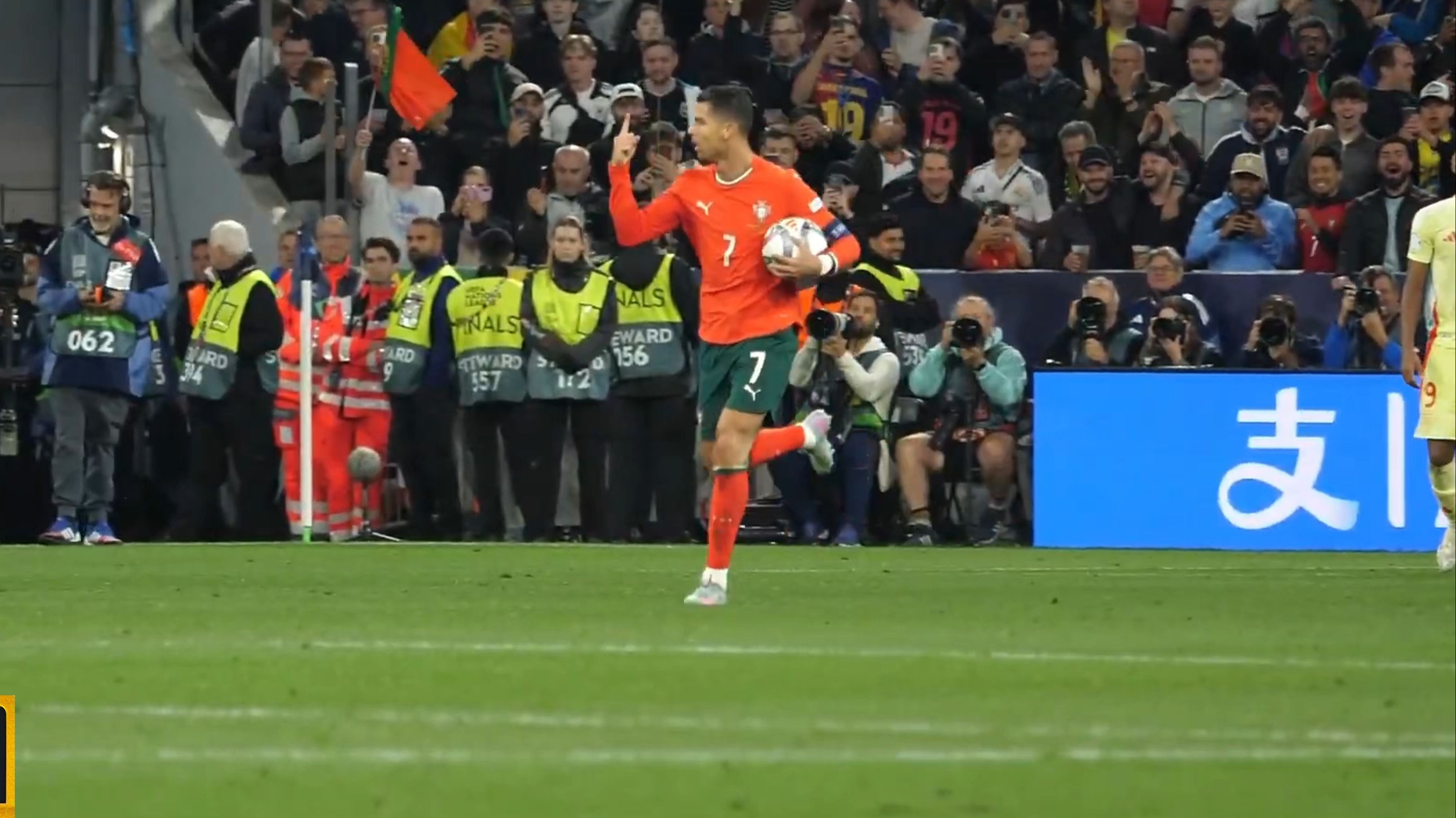 关于欧国联赛狂欢盛大开启，球迷沸腾的信息