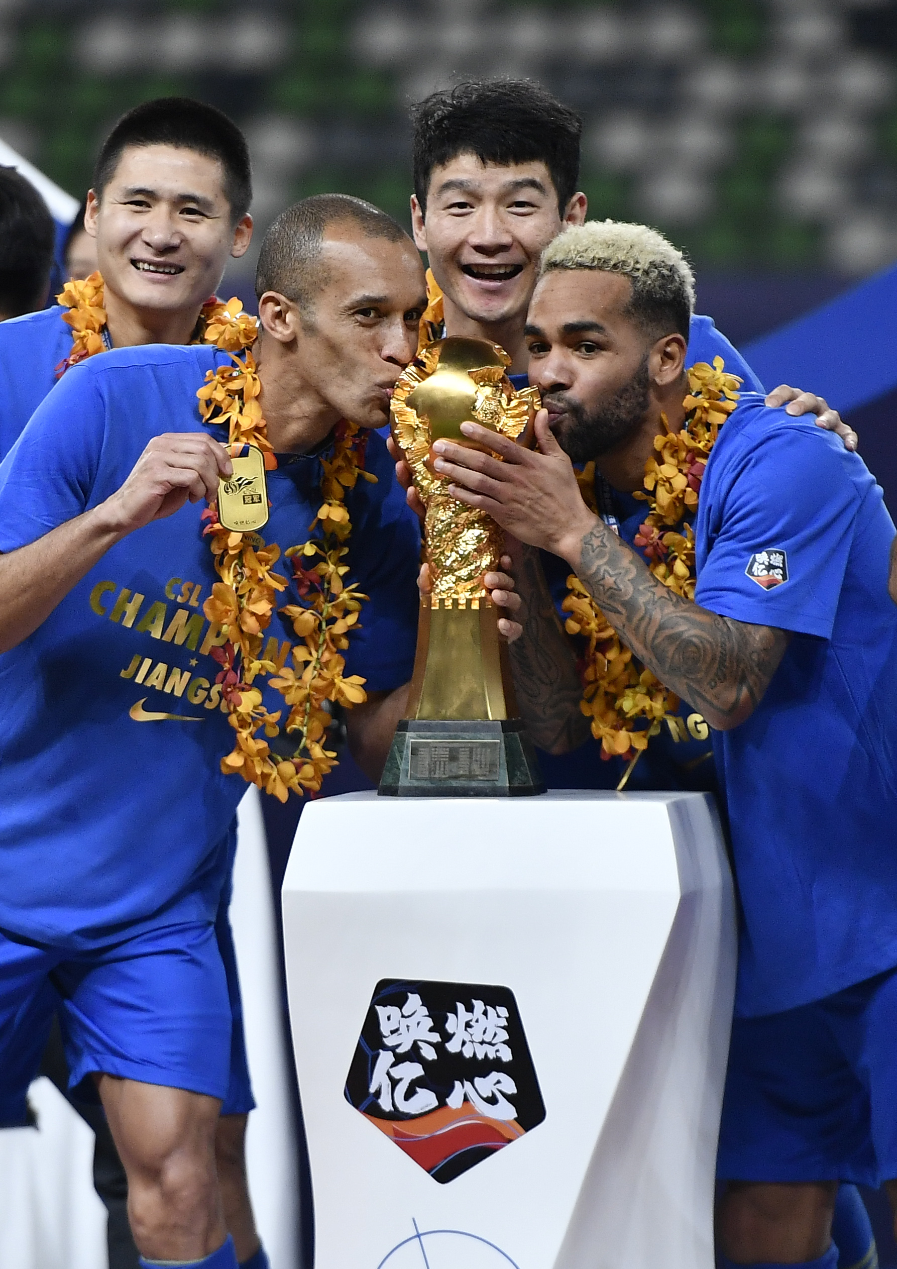 关于精彩瞬间：中超球队在比赛中发挥出色，赢得掌声的信息