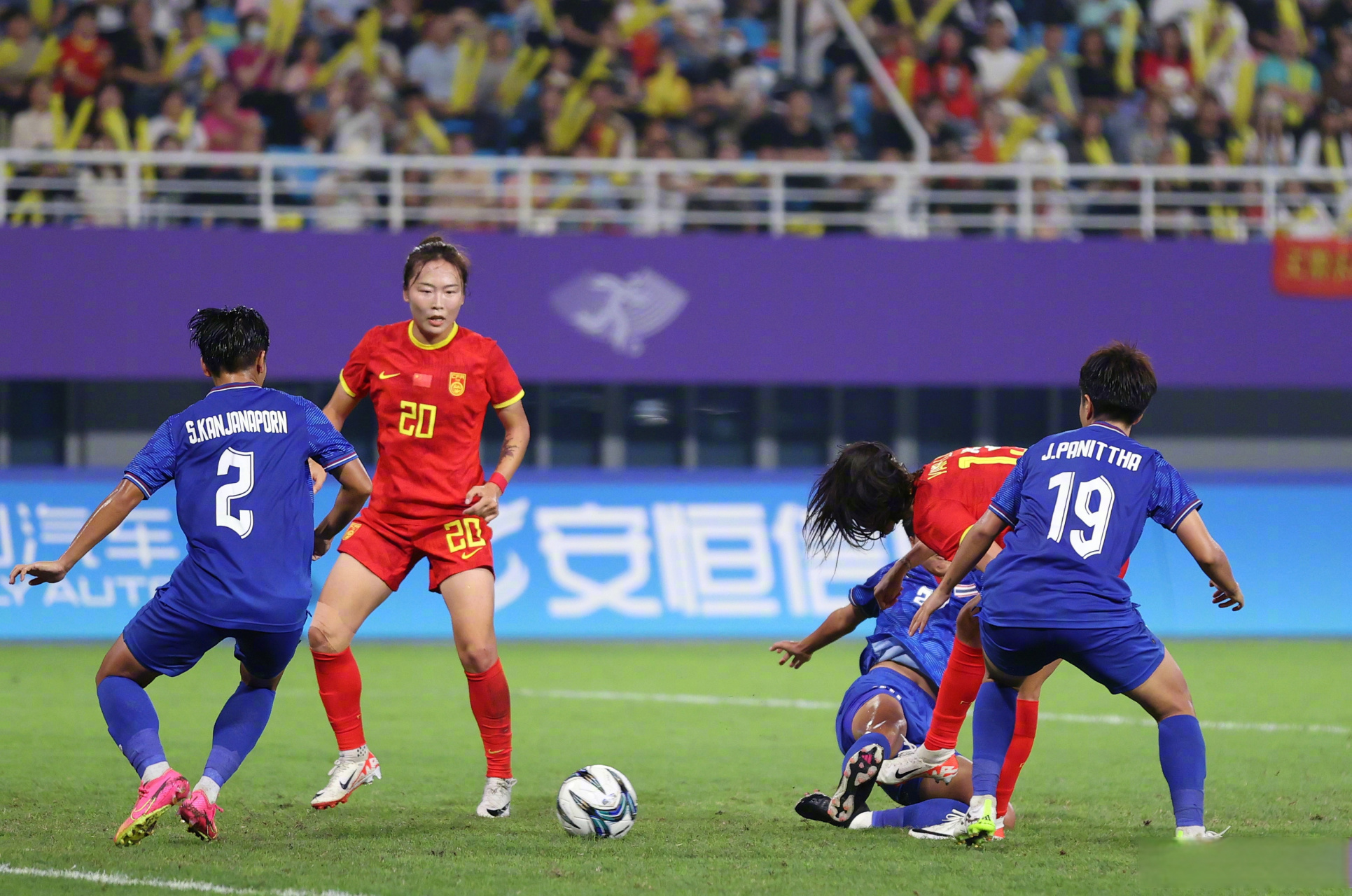 LOL英雄联盟投注竞猜-中国女足在亚洲杯半决赛中遭受来自泰国队的挑战的简单介绍