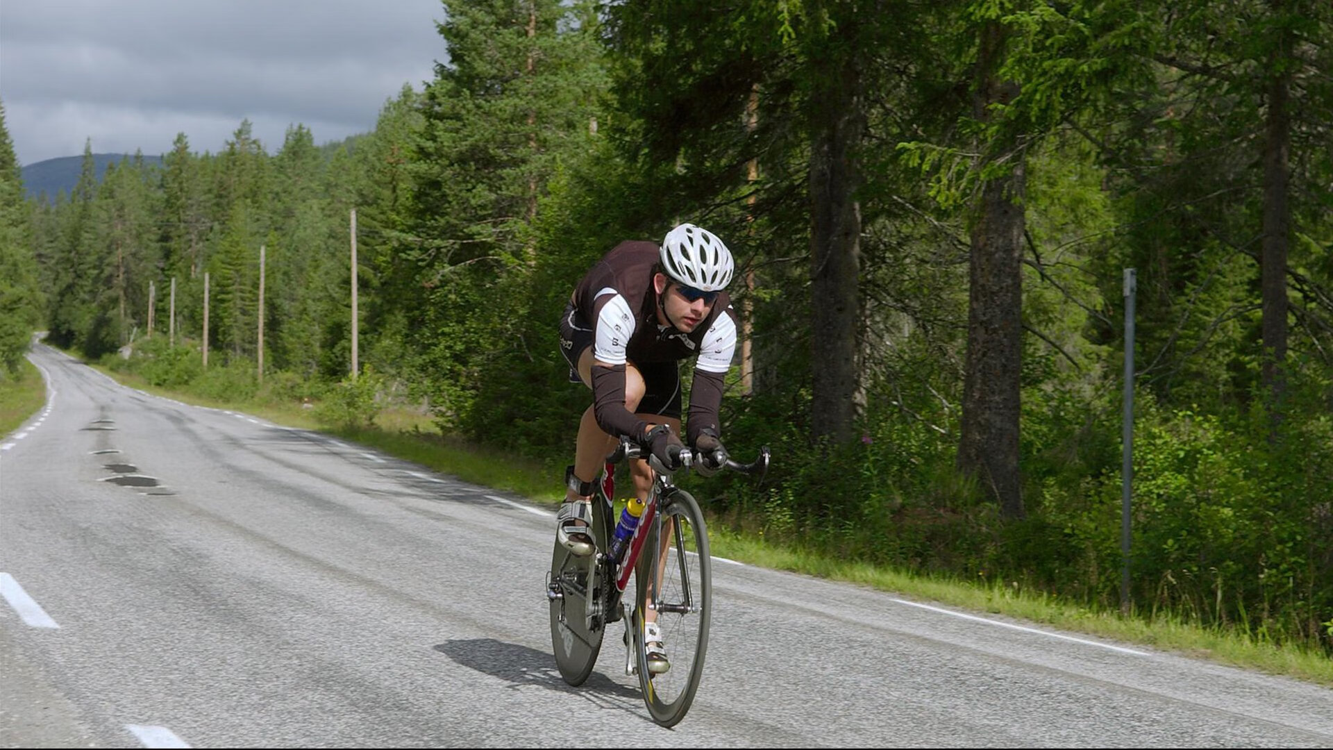 lol竞猜-冷门与传奇，泰国队险胜日本队，安赛龙刷新纪录的双重震撼